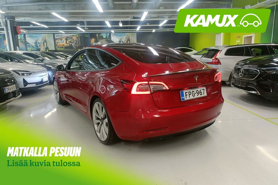 Tesla Model 3 vaihtoauto