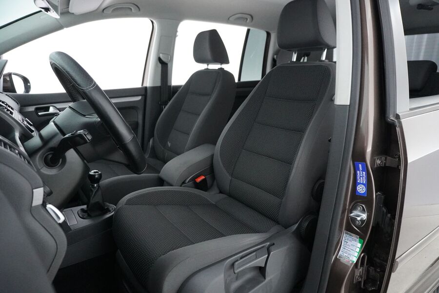 Volkswagen Touran vaihtoauto