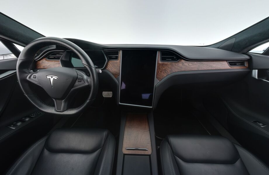 Tesla Model S vaihtoauto
