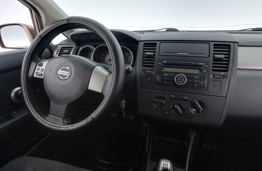 Nissan Tiida vaihtoauto