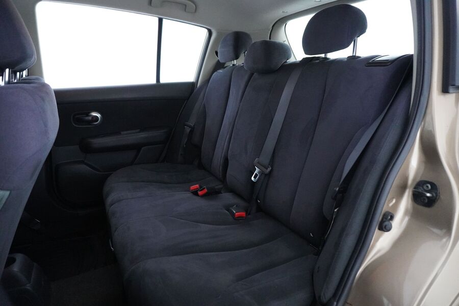 Nissan Tiida vaihtoauto