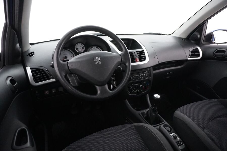 Peugeot 206 + vaihtoauto