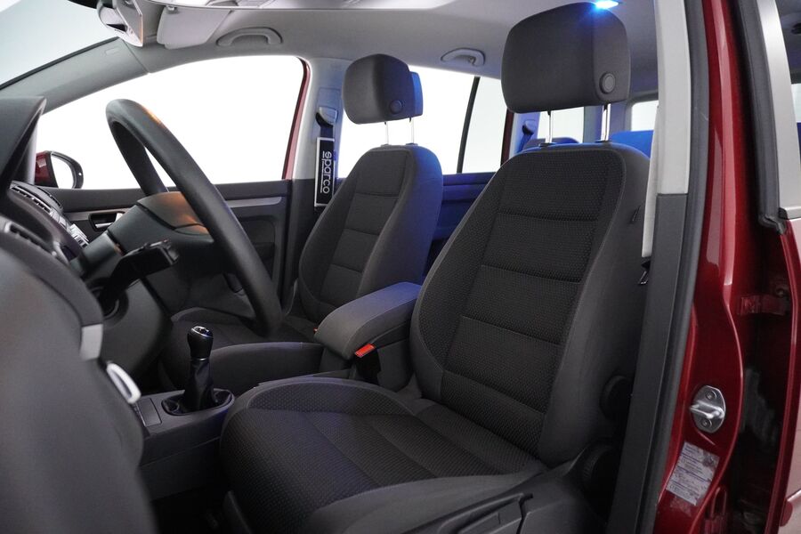 Volkswagen Touran vaihtoauto