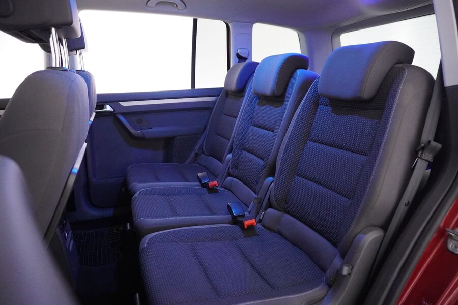 Volkswagen Touran vaihtoauto