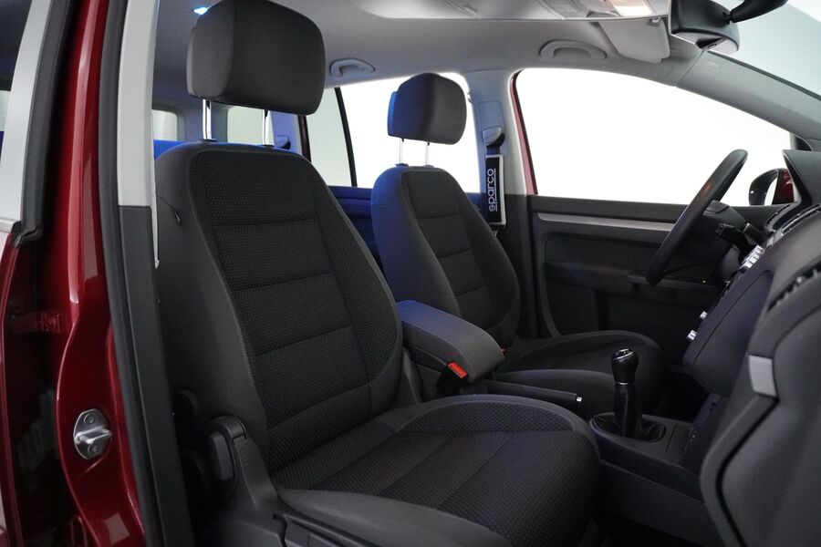 Volkswagen Touran vaihtoauto