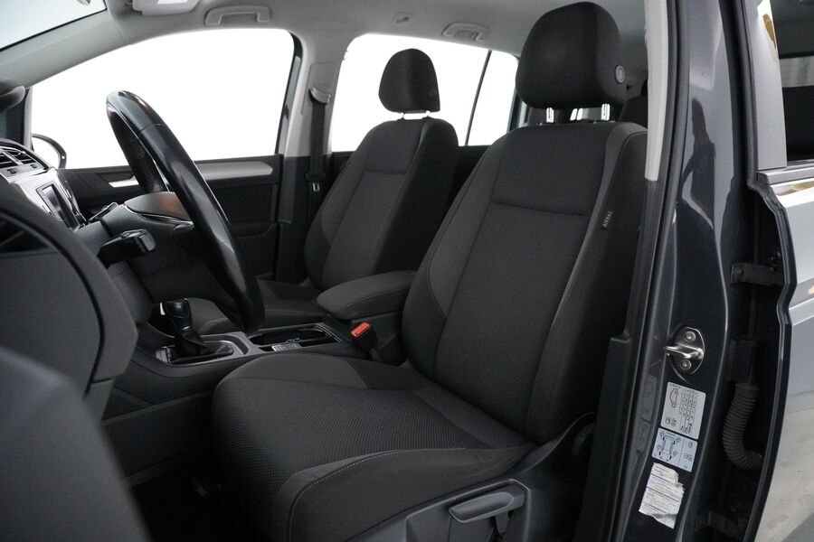 Volkswagen Touran vaihtoauto