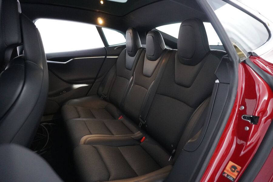 Tesla Model S vaihtoauto