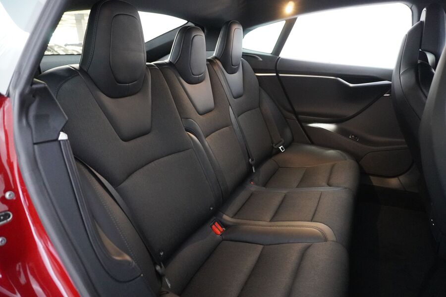 Tesla Model S vaihtoauto