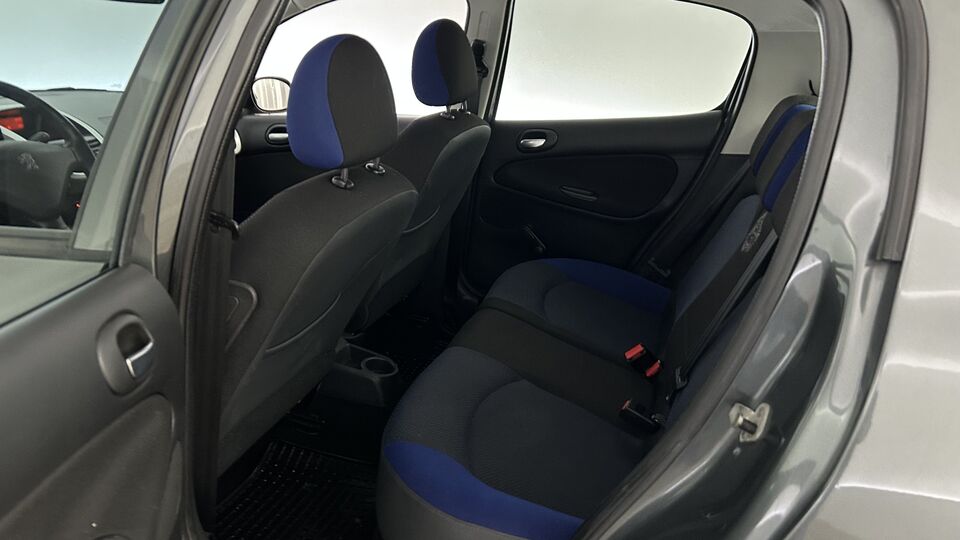 Peugeot 206 + vaihtoauto