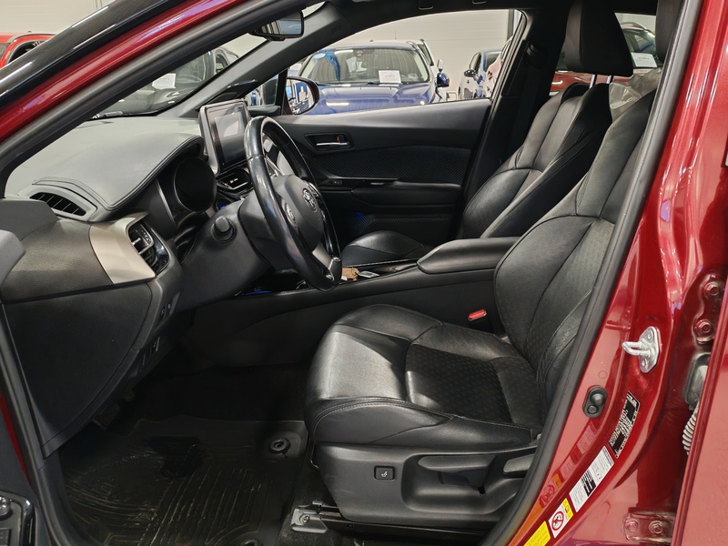 Toyota C-HR vaihtoauto