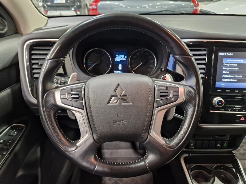 Mitsubishi Outlander PHEV vaihtoauto