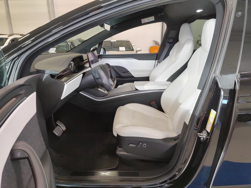 Tesla Model X vaihtoauto