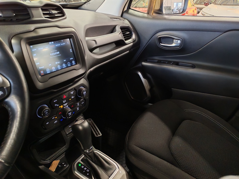 Jeep Renegade vaihtoauto