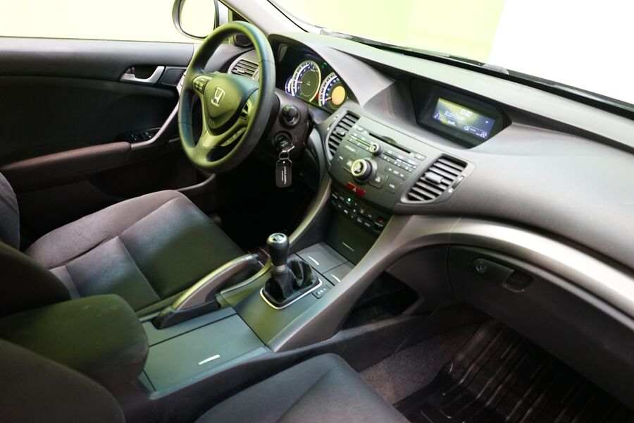 Honda Accord vaihtoauto