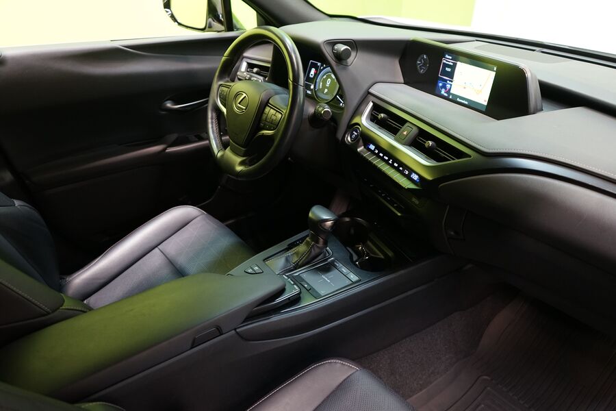Lexus UX vaihtoauto