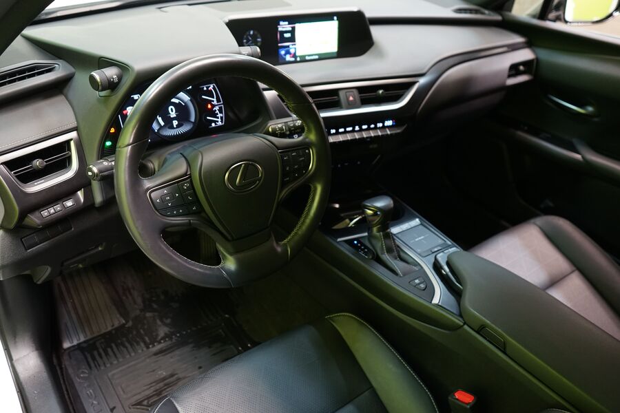 Lexus UX vaihtoauto