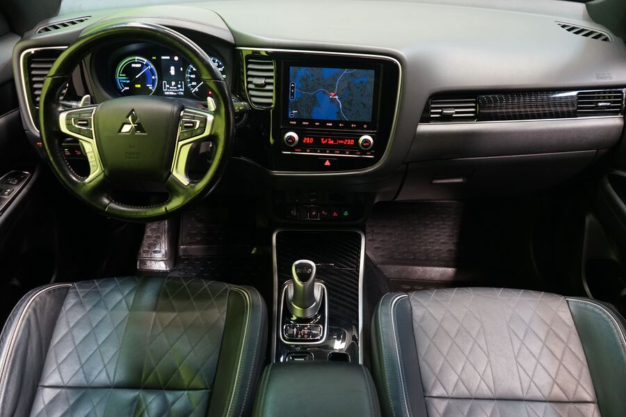 Mitsubishi Outlander PHEV vaihtoauto