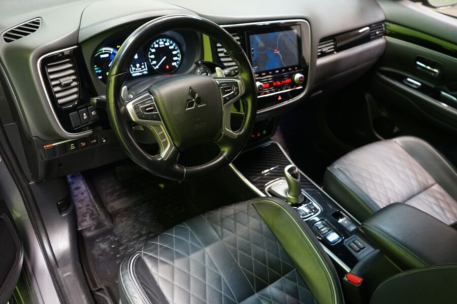 Mitsubishi Outlander PHEV vaihtoauto