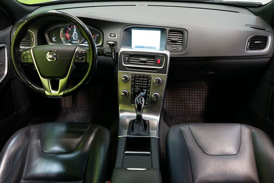 Volvo V60 Cross Country vaihtoauto