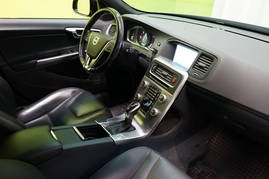 Volvo V60 Cross Country vaihtoauto