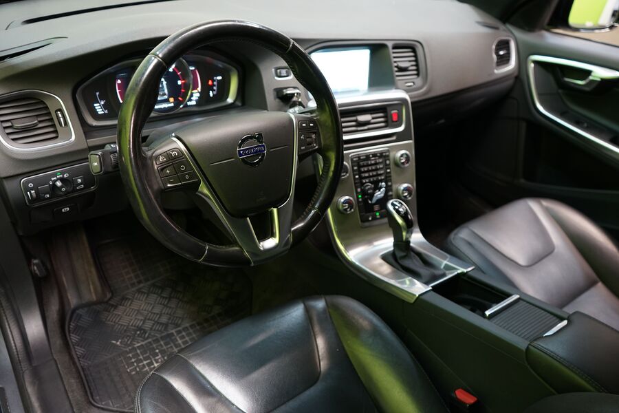 Volvo V60 Cross Country vaihtoauto