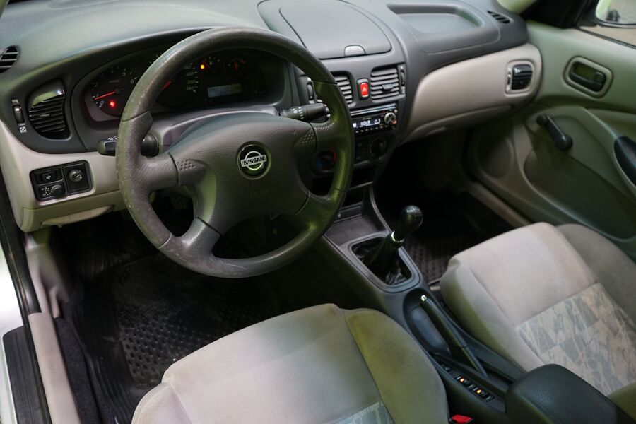 Nissan Almera vaihtoauto