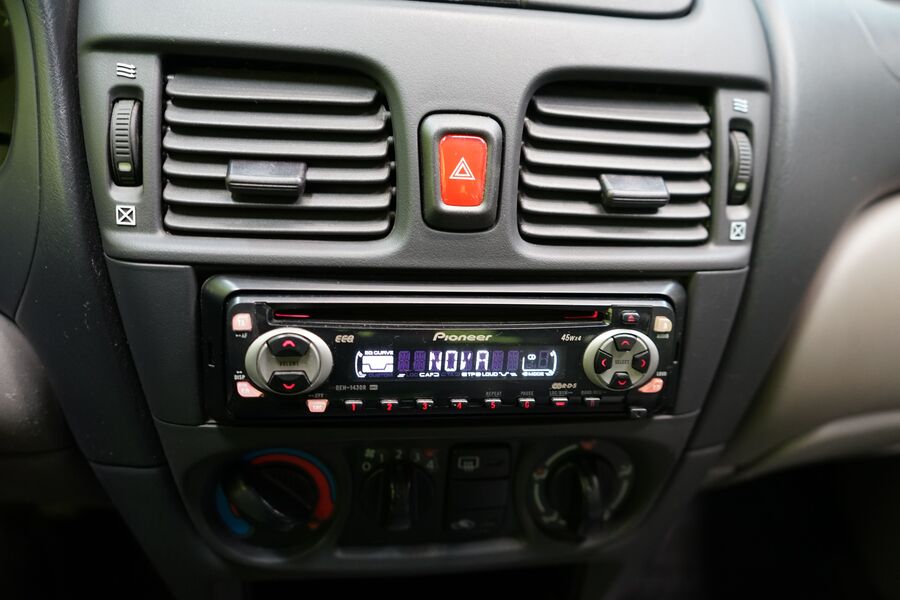 Nissan Almera vaihtoauto