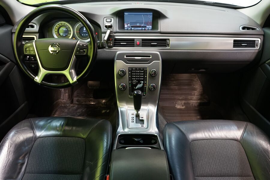 Volvo V70 vaihtoauto