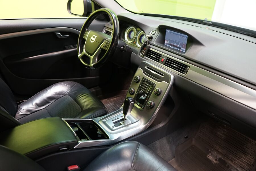 Volvo V70 vaihtoauto