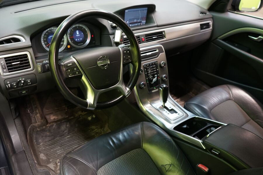 Volvo V70 vaihtoauto