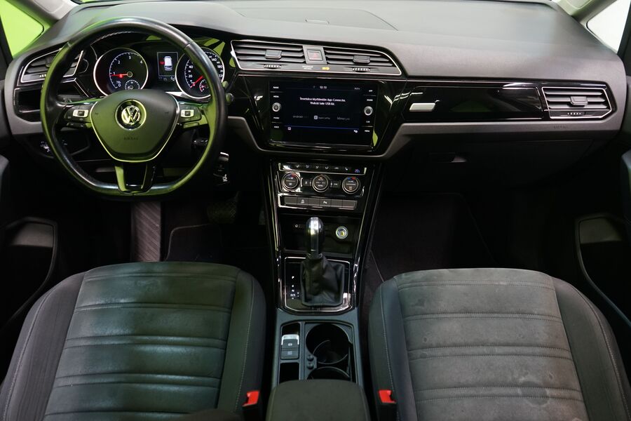 Volkswagen Touran vaihtoauto