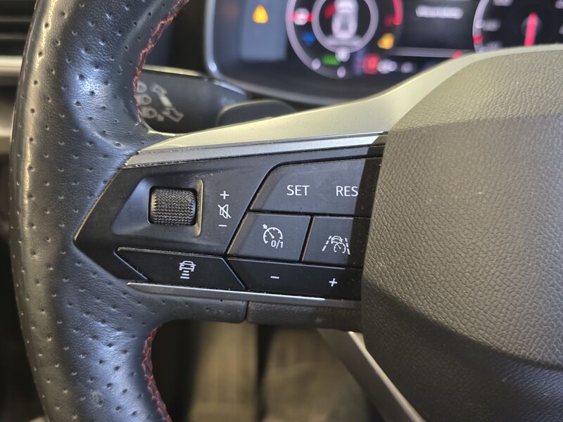 SEAT Leon Sportstourer vaihtoauto