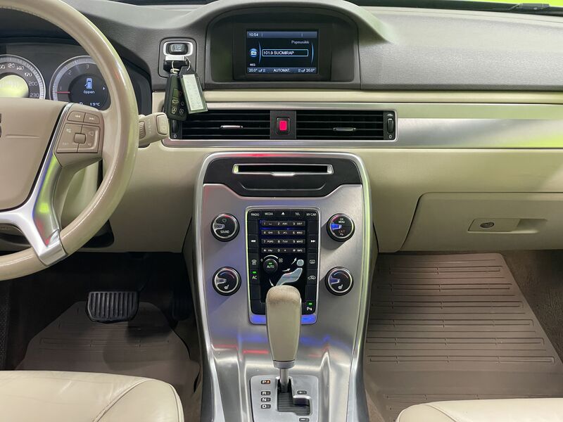 Volvo V70 vaihtoauto