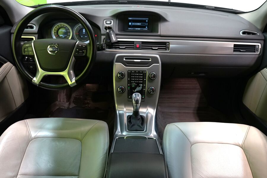 Volvo V70 vaihtoauto