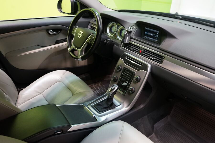 Volvo V70 vaihtoauto