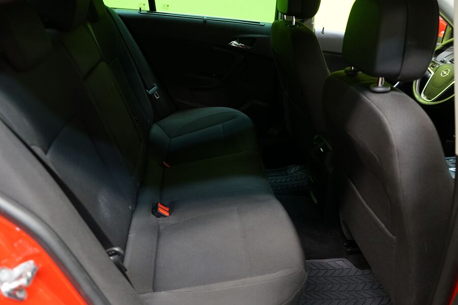 Opel Insignia vaihtoauto