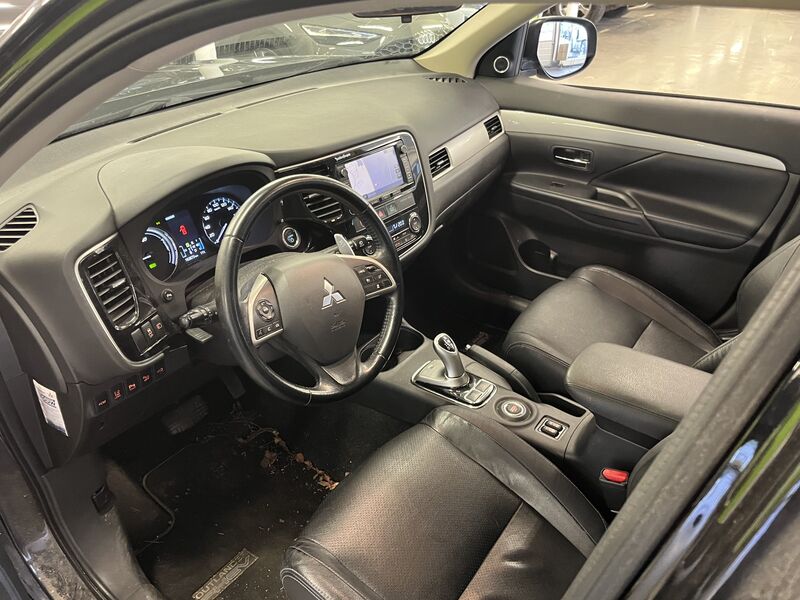 Mitsubishi Outlander PHEV vaihtoauto
