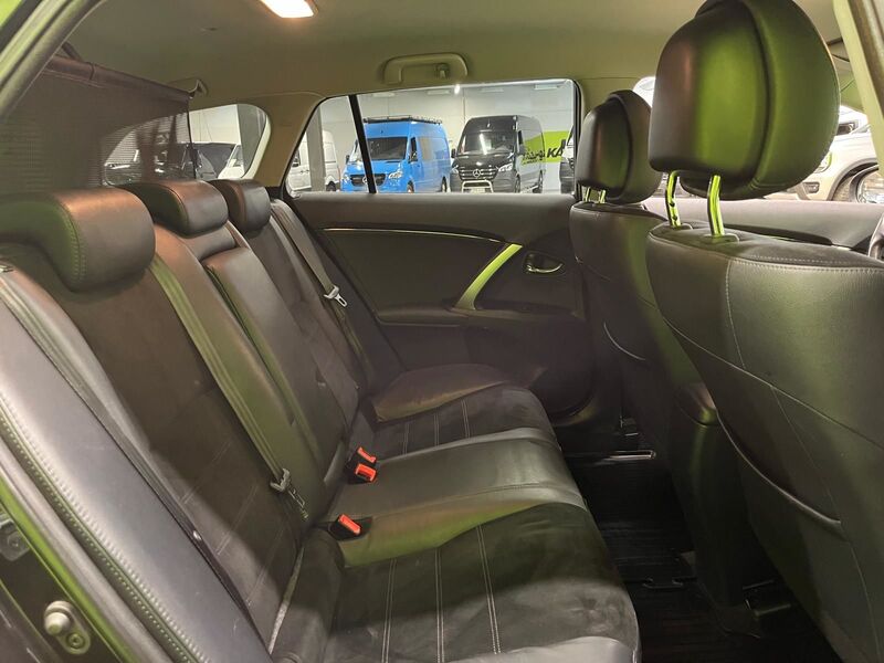 Toyota Avensis vaihtoauto