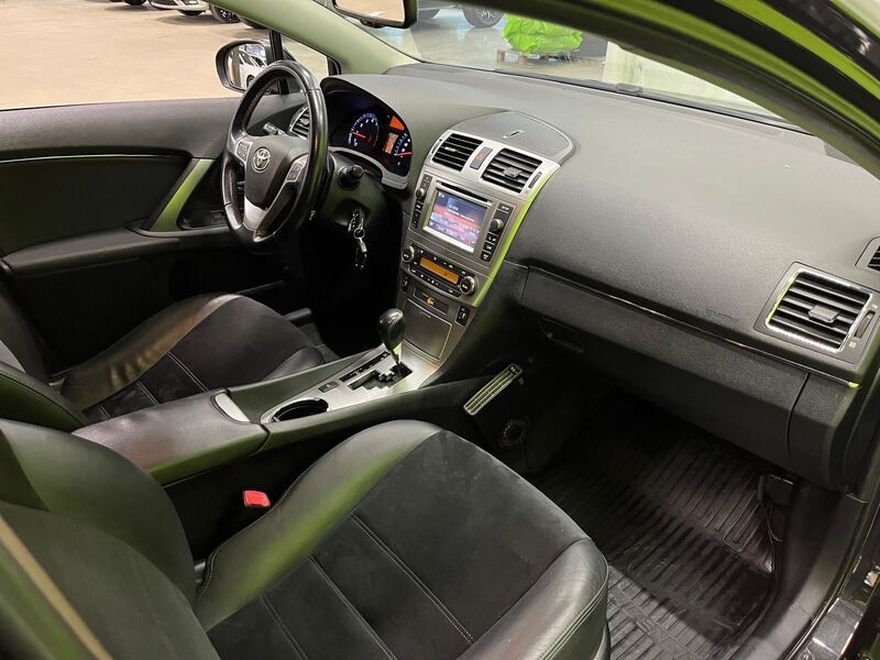 Toyota Avensis vaihtoauto