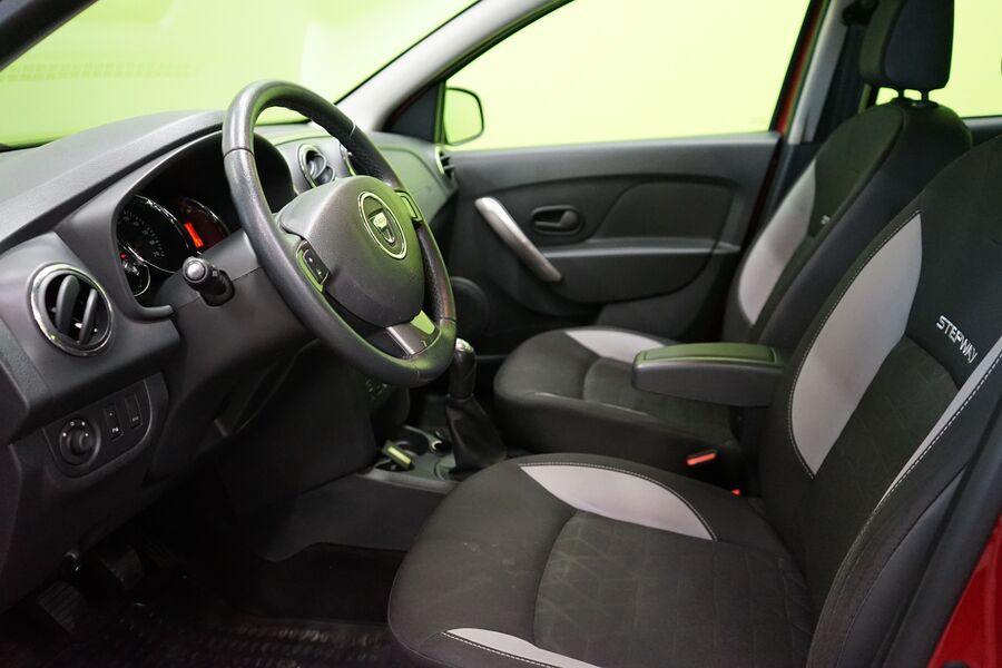 Dacia Sandero vaihtoauto