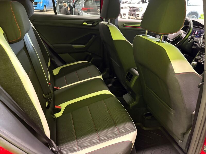 Volkswagen T-Roc vaihtoauto