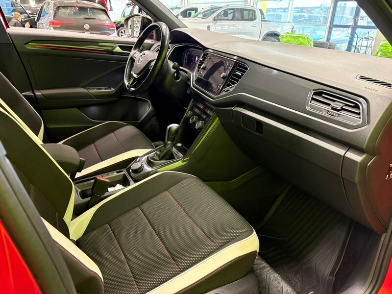 Volkswagen T-Roc vaihtoauto