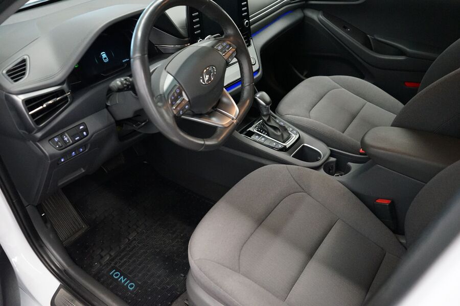 Hyundai IONIQ plug-in vaihtoauto