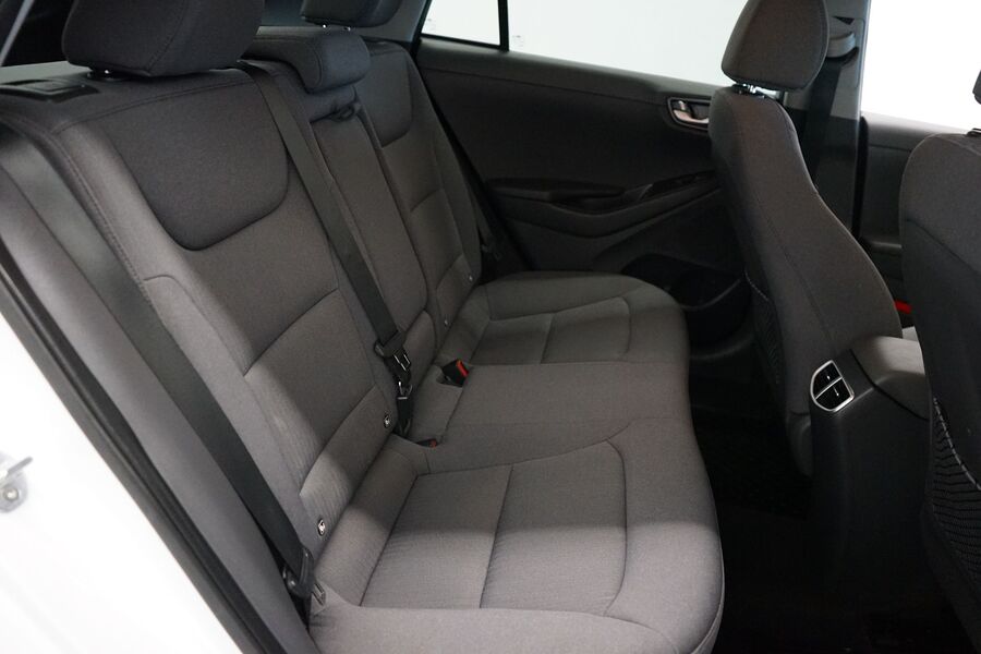 Hyundai IONIQ plug-in vaihtoauto