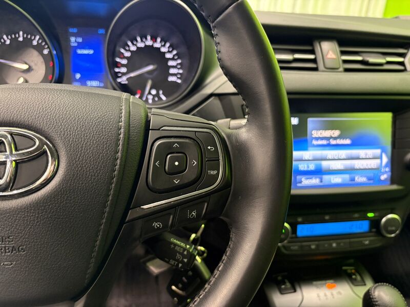 Toyota Avensis vaihtoauto