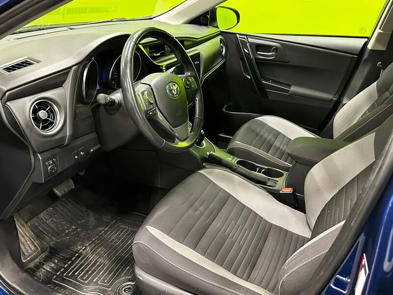 Toyota Auris vaihtoauto