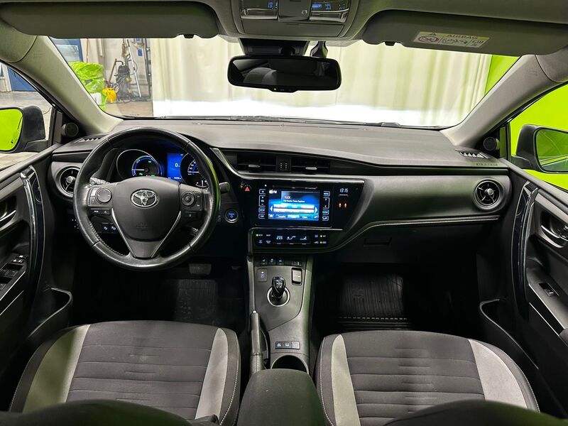 Toyota Auris vaihtoauto