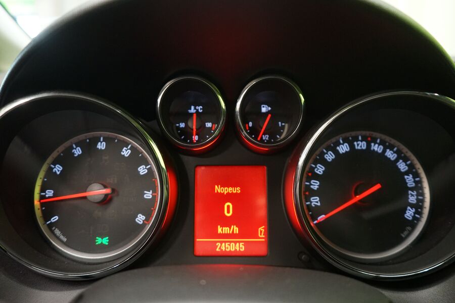 Opel Astra vaihtoauto