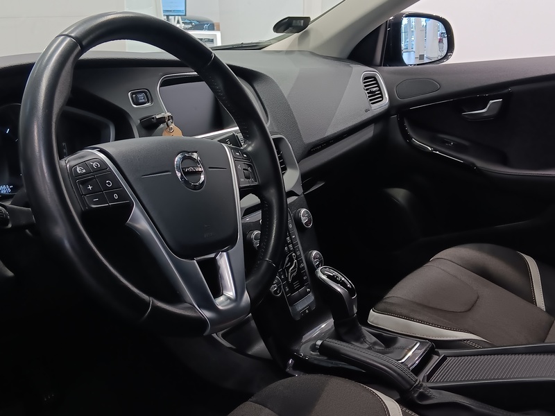 Volvo V40 Cross Country vaihtoauto