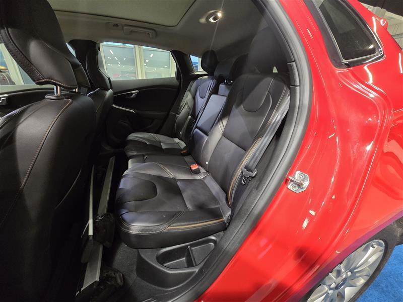 Volvo V40 Cross Country vaihtoauto